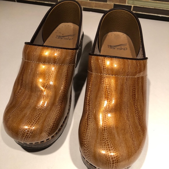 Dansko Shoes - Dansko Clogs Size 38